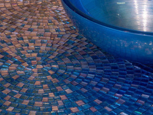 Round Doh glass basin in Blue with matching glass mosaics from the Colibrí collection