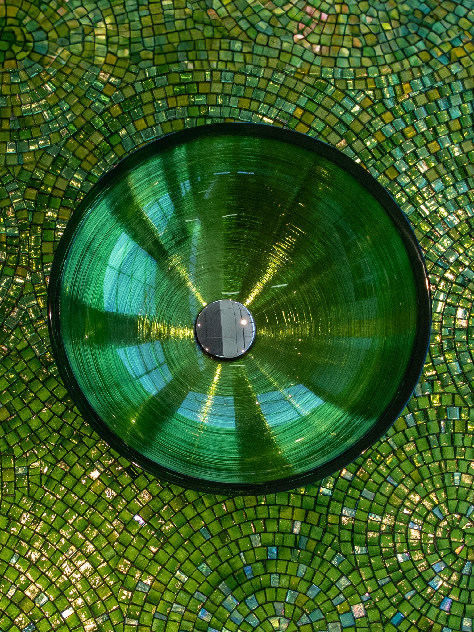Round premium glass basin in Emerald Green. Fluted interior finish, Italian craftsmanship by Sicis, matching glass mosaics, available in the Tiamont online boutique for refined bathroom furniture.