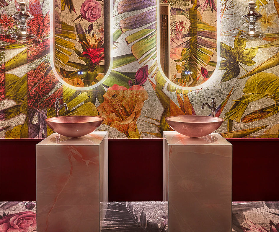 Designer glass basin by SICIS® at Tiamont. Round glass basin in rosé.