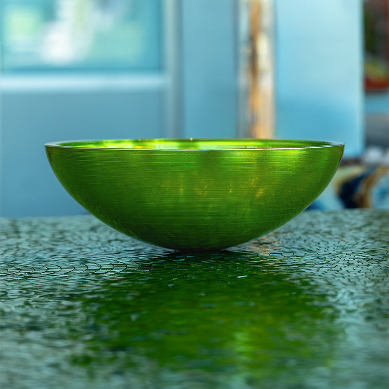 Round premium glass basin in Green. Fluted interior finish, Italian craftsmanship by Sicis, available from the Tiamont online boutique for refined bathroom furniture.
